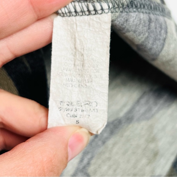 Cute Camo Tee with Keyhole Front and Oversized Comfy Fit Size S/M - Picture 7 of 8